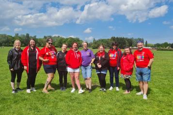 Image of volunteers from Red Balloons 